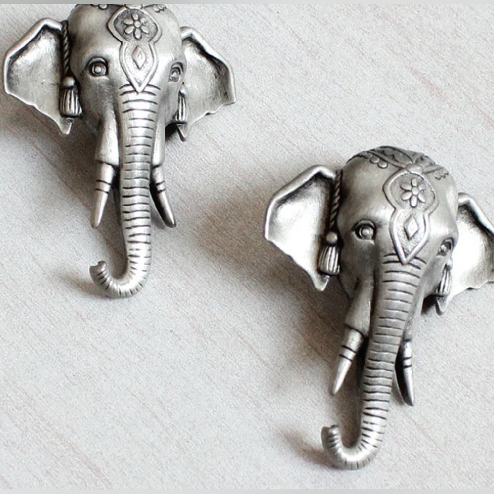 JJ Vintage pewter elephant earrings